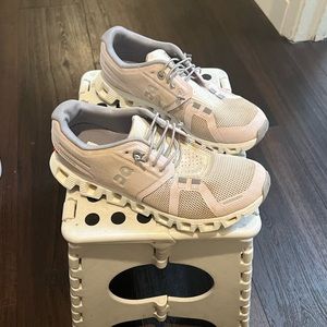 On Cloud sneakers size 5.5